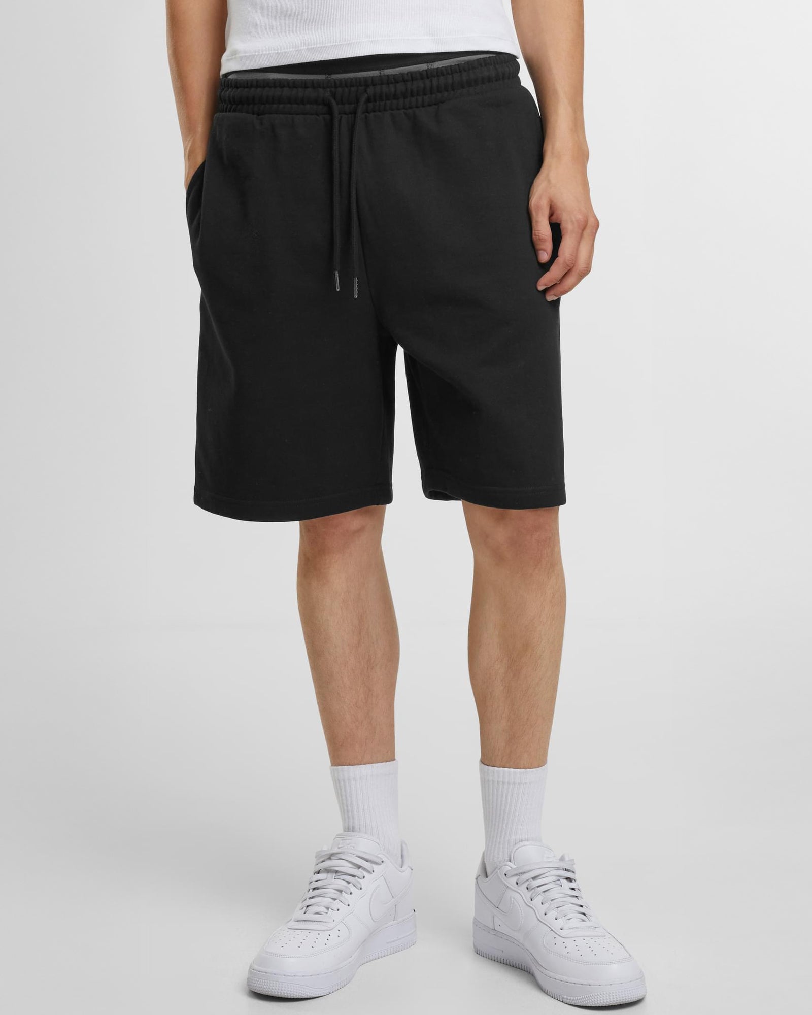 Urban Classics Kobard collegeshortsit - Musta