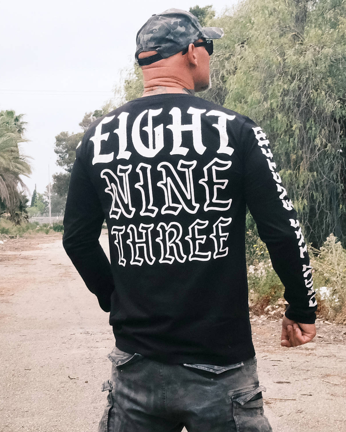 Yakuza Ink Because pitkähihainen - Musta