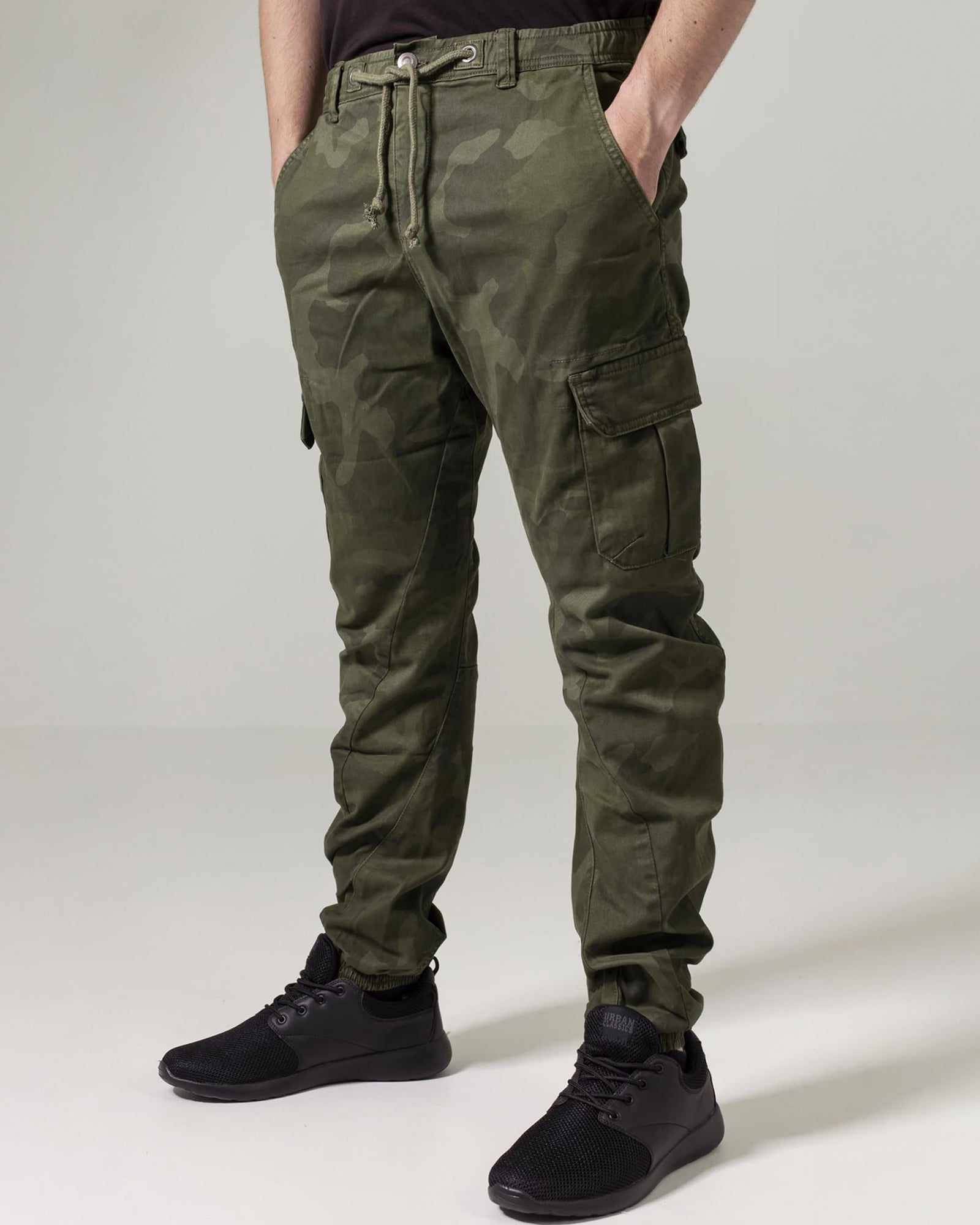 Urban Classics Zane reisitaskuhousut - Camo L32