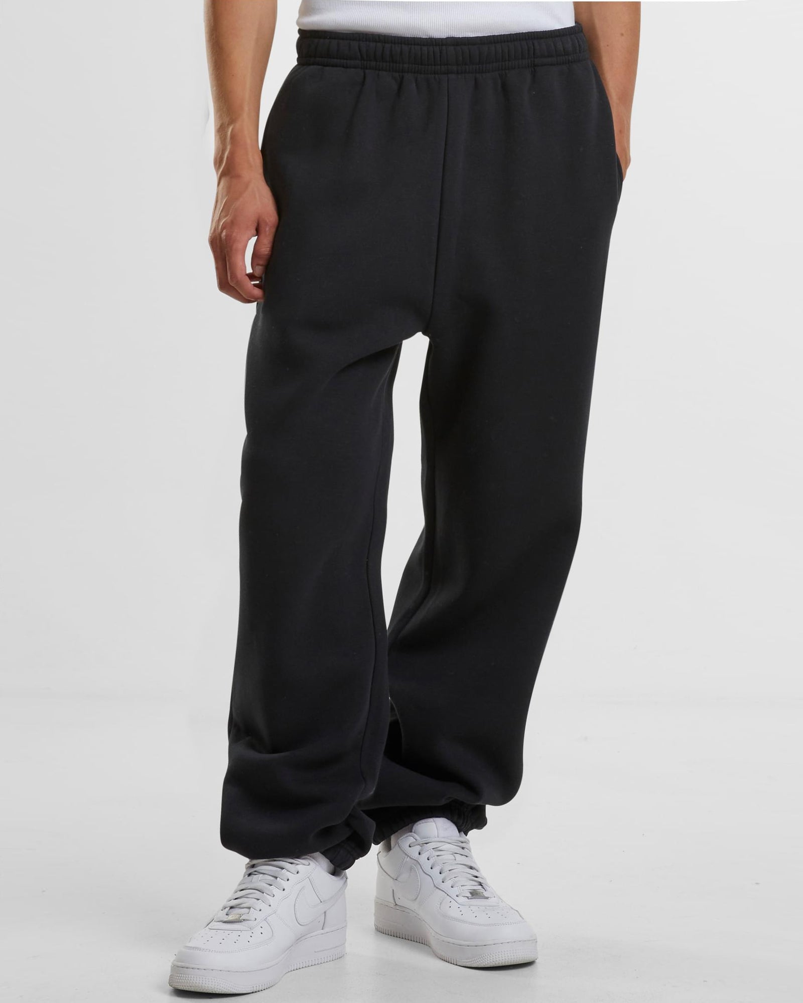 Basic joggerit - Musta #Väri_Black